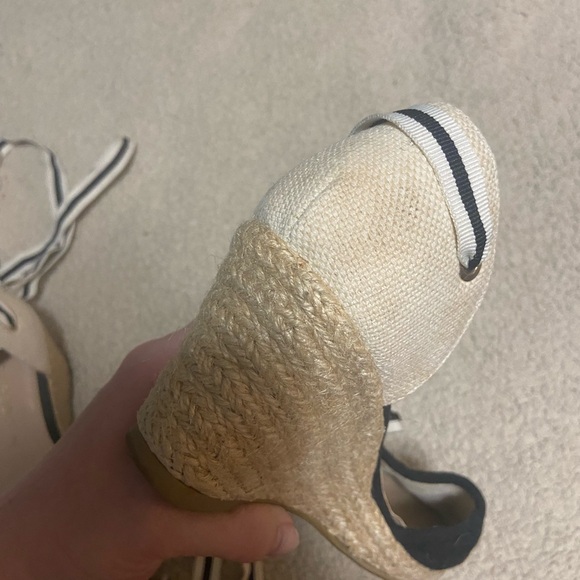 🌸 Joe Fresh 🌸 summer wedge sandals - Picture 6 of 9